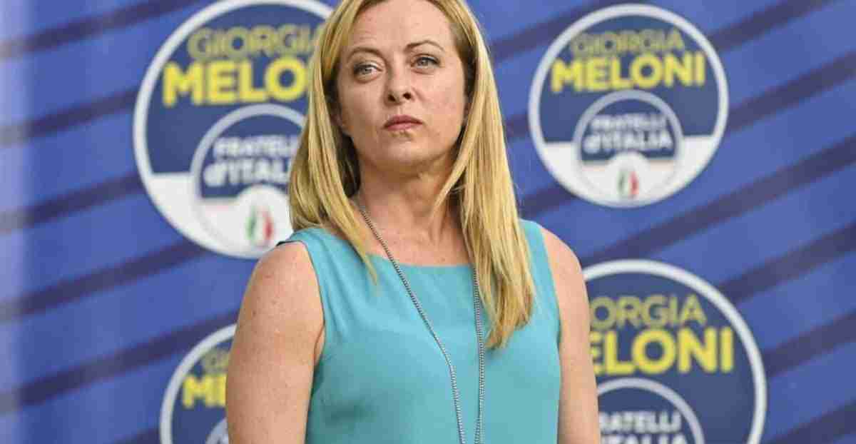 Governo Meloni: la famiglia spinge Berlusconi a maggiore equilibrio e il dialogo riparte