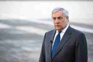 Migranti, Tajani: “Parigi sbaglia e a Berlino chiederò spiegazioni”