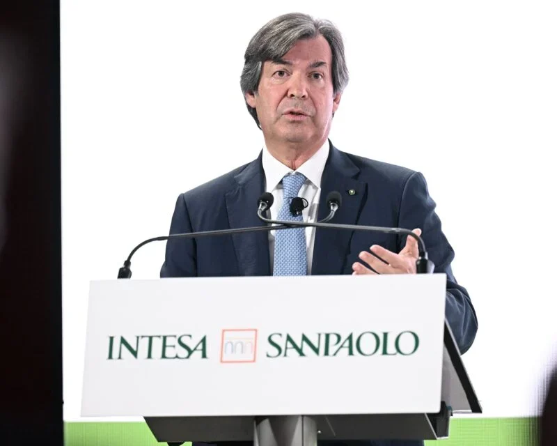 Banche: La grande differenza di Intesa Sanpaolo, protagonista contro le disuguaglianze