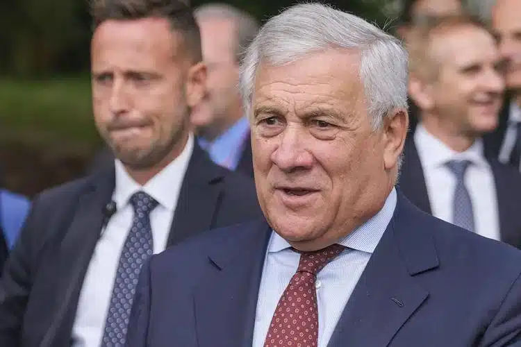 Crisi in Forza Italia: tensioni interne e possibile cambio alla guida del Senato